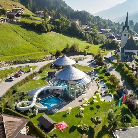 度假居 Schoeneben Wiesenwald *