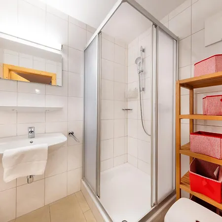 Feriehus Schoeneben Wiesenwald *