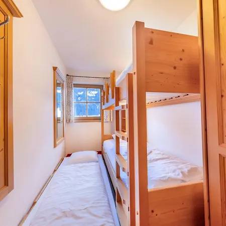 Schoeneben Wiesenwald Feriehus Wald im Pinzgau