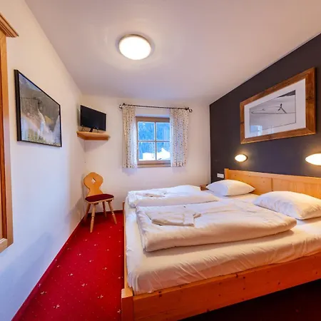 Schoeneben Wiesenwald 瓦尔德平古