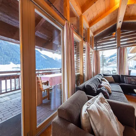 度假居 Schoeneben Wiesenwald