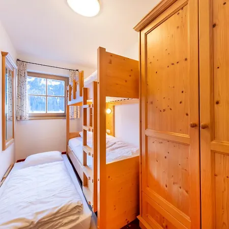 度假居 Schoeneben Wiesenwald *