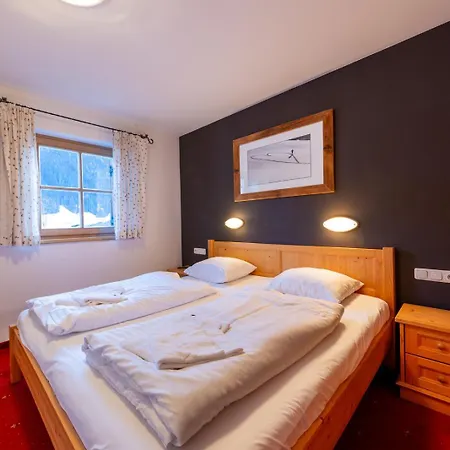 Schoeneben Wiesenwald 度假居 瓦尔德平古