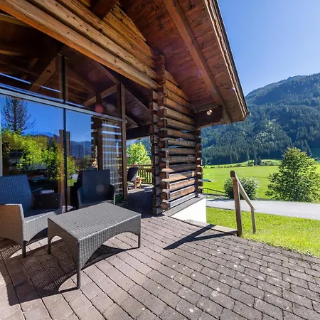 Schoeneben Wiesenwald Feriehus Wald im Pinzgau